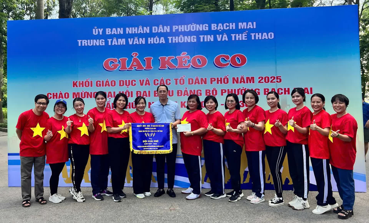 Phường Bạch Mai: 400 vận động viên sôi nổi tranh tài tại Giải kéo co khối giáo dục và tổ dân phố- Ảnh 4.