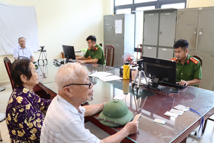 Xã Phú Xuyên phấn đấu hoàn thành chỉ tiêu cấp đổi thẻ đảng viên trước ngày 15/8/2025- Ảnh 2.