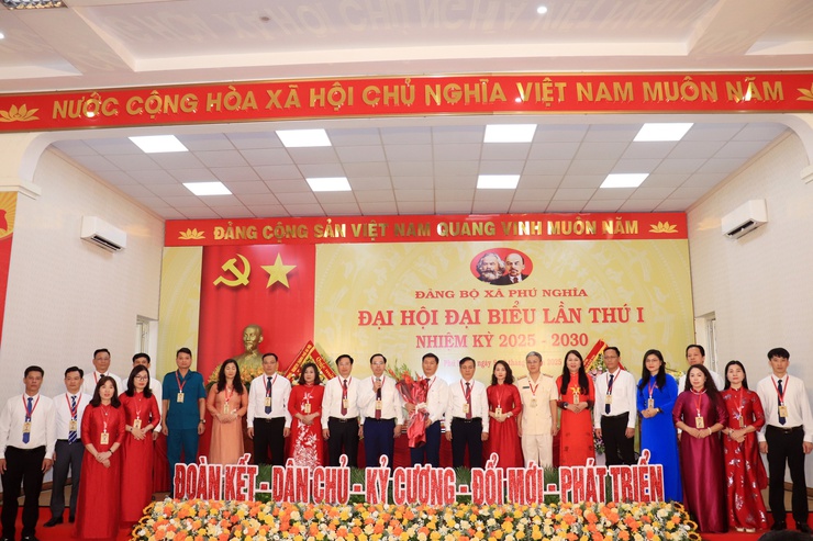 Một số hình ảnh tại Đại hội đại biểu Đảng bộ xã Phú Nghĩa lần thứ I, nhiệm kỳ 2025 - 2030- Ảnh 8.