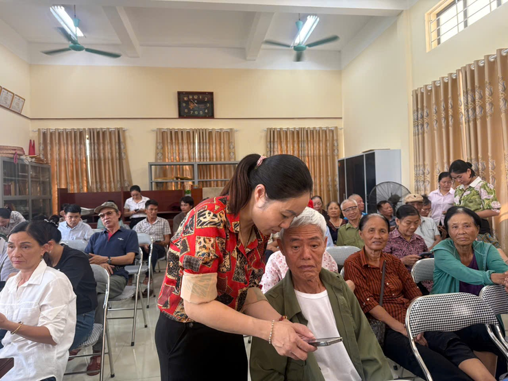 XÃ ỨNG HÒA TRIỂN KHAI MÔ HÌNH “BÌNH DÂN HỌC VỤ SỐ LƯU ĐỘNG” THÚC ĐẨY CHUYỂN ĐỔI SỐ- Ảnh 3.