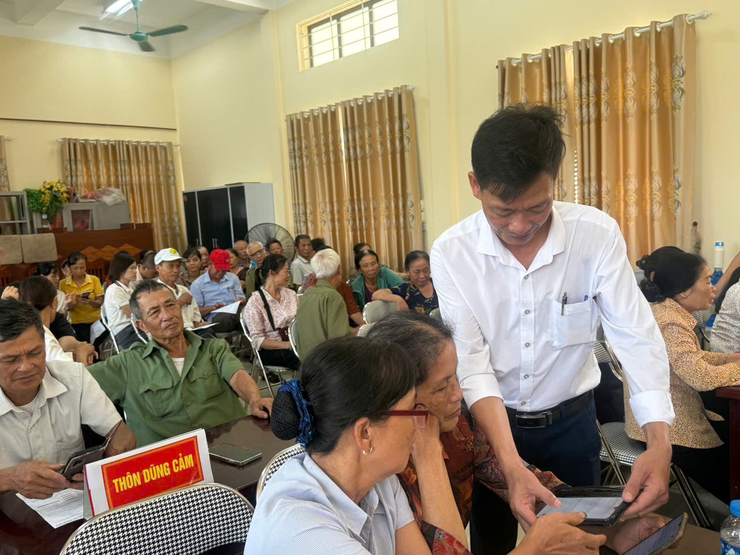 XÃ ỨNG HÒA TRIỂN KHAI MÔ HÌNH “BÌNH DÂN HỌC VỤ SỐ LƯU ĐỘNG” THÚC ĐẨY CHUYỂN ĐỔI SỐ- Ảnh 5.