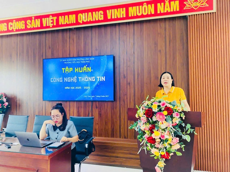 Trường tiểu học Trần Phú tổ chức tập huấn công nghệ thông tin năm học 2025 - 2026- Ảnh 1.