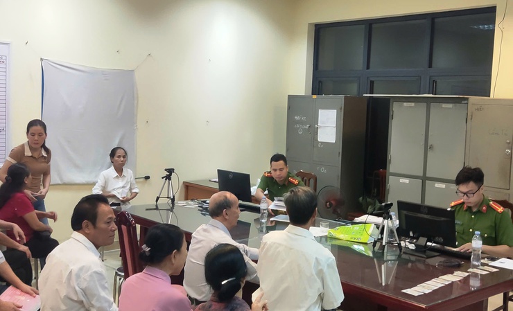 Xã Phú Xuyên phấn đấu hoàn thành chỉ tiêu cấp đổi thẻ đảng viên trước ngày 15/8/2025- Ảnh 1.