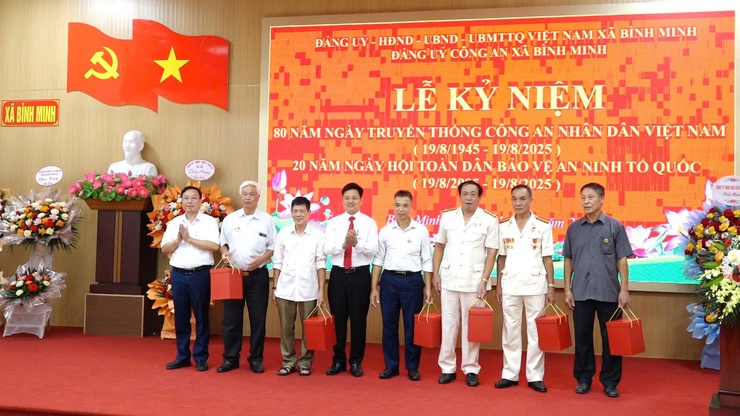 Xã Bình Minh tổ chức kỷ niệm 80 năm ngày truyền thống Công an Nhân dân và 20 năm Ngày hội Toàn dân bảo vệ an ninh Tổ Quốc- Ảnh 10.