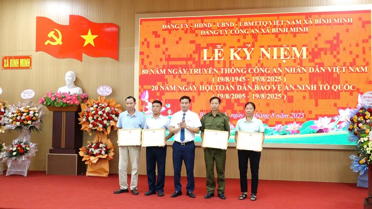 Xã Bình Minh tổ chức kỷ niệm 80 năm ngày truyền thống Công an Nhân dân và 20 năm Ngày hội Toàn dân bảo vệ an ninh Tổ Quốc- Ảnh 14.