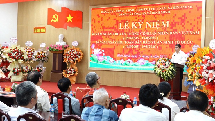Xã Bình Minh tổ chức kỷ niệm 80 năm ngày truyền thống Công an Nhân dân và 20 năm Ngày hội Toàn dân bảo vệ an ninh Tổ Quốc- Ảnh 12.