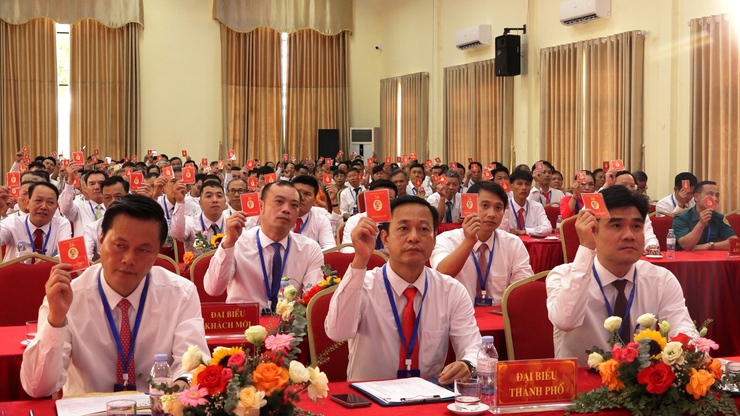 Khai mạc phiên trù bị Đại hội Đại biểu Đảng bộ xã Hương Sơn lần thứ I
    
- Ảnh 2.