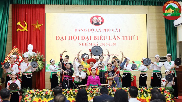 Đại hội Đảng bộ xã Phú Cát lần thứ I: Quyết tâm xây dựng xã giàu đẹp, văn minh- Ảnh 12.