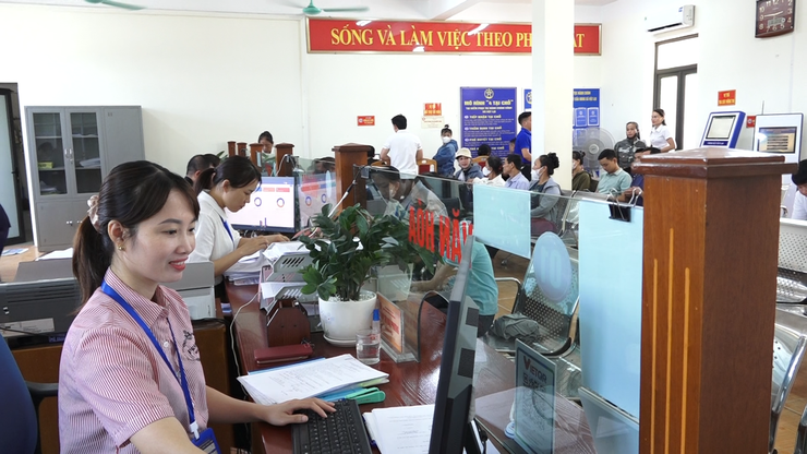 Xã Vật Lại phát động Chiến dịch "45 ngày đêm ra quân hỗ trợ hoạt động chuyển đổi số trong giai đoạn đầu vận hành mô hình chính quyền địa phương hai cấp" trên địa bàn xã Vật Lại- Ảnh 8.