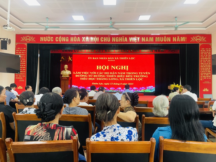 Xã Thiên Lộc tổ chức hội nghị làm việc với các hộ dân nằm trong phạm vi tuyến đường từ đường Thiên Biểu đến trường Tiểu học Thăng Long- Ảnh 1.