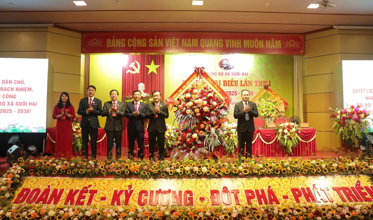 Đại hội đại biểu Đảng bộ xã Suối Hai lần thứ I: Giữ gìn bản sắc văn hóa, nâng cao chất lượng cuộc sống nhân dân- Ảnh 1.