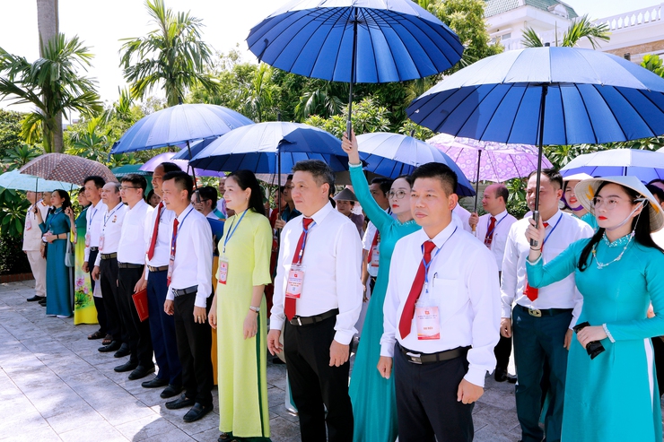 Xã Thanh Oai: Dâng hương tri ân các Anh hùng liệt sĩ – Sẵn sàng cho Đại hội Đảng bộ xã lần thứ I, nhiệm kỳ 2025-2030- Ảnh 3.