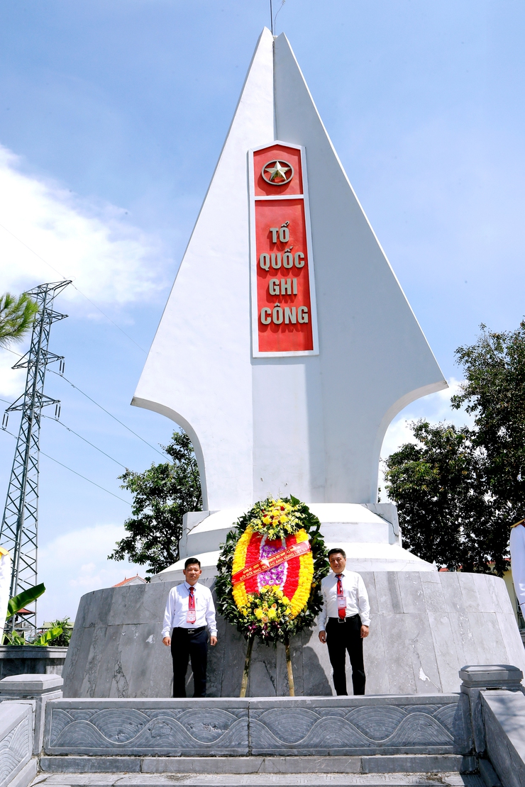 Xã Thanh Oai: Dâng hương tri ân các Anh hùng liệt sĩ – Sẵn sàng cho Đại hội Đảng bộ xã lần thứ I, nhiệm kỳ 2025-2030- Ảnh 4.