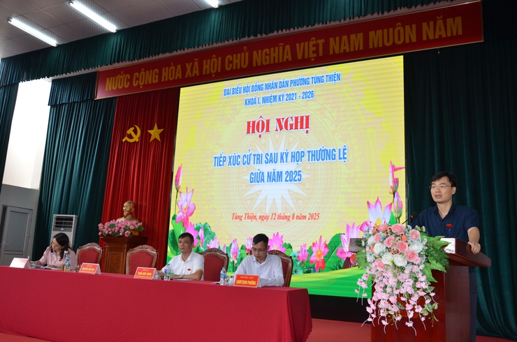 Tiếp xúc cử tri sau  kỳ họp thứ hai HĐND phường Tùng Thiện khóa I nhiệm kỳ 2021-2026- Ảnh 2.