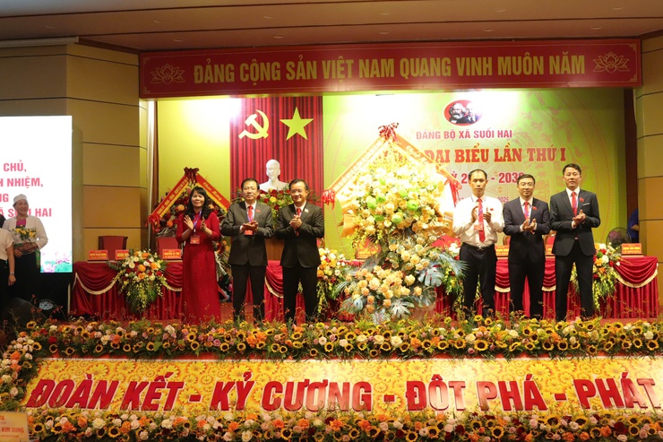 Đại hội đại biểu Đảng bộ xã Suối Hai lần thứ I: Giữ gìn bản sắc văn hóa, nâng cao chất lượng cuộc sống nhân dân- Ảnh 4.