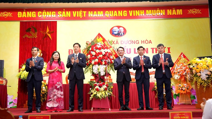 Nhiệm kỳ 2025-2030: Đảng bộ xã Dương Hoà nêu cao ý chí, vững niềm tin, quyết tâm xây dựng xã thành đô thị xanh, văn minh, hiện đại, hạnh phúc- Ảnh 1.