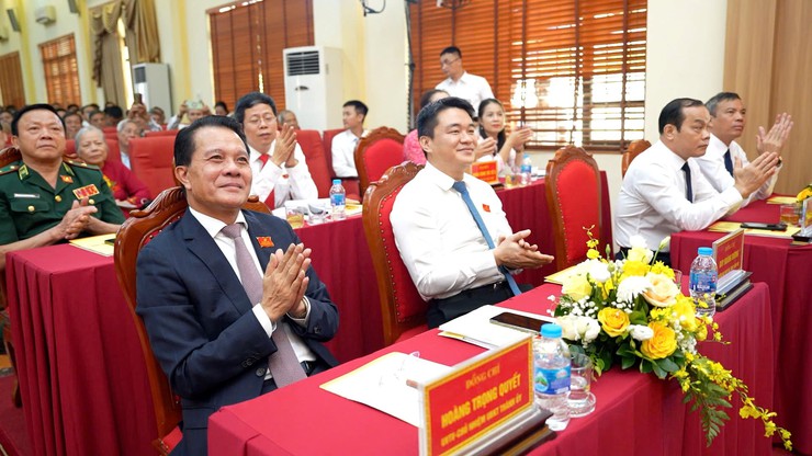 Nhiệm kỳ 2025-2030: Đảng bộ xã Dương Hoà nêu cao ý chí, vững niềm tin, quyết tâm xây dựng xã thành đô thị xanh, văn minh, hiện đại, hạnh phúc- Ảnh 5.
