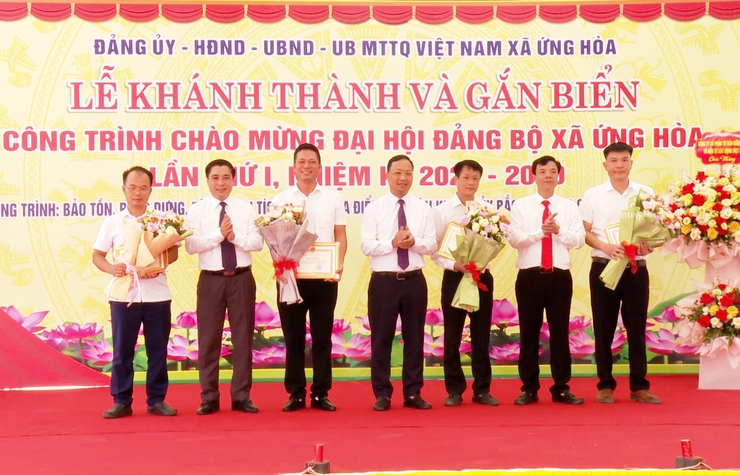 ỨNG HÒA TỔ CHỨC LỄ KHÁNH THÀNH VÀ GẮN BIỂN CÔNG TRÌNH BẢO TỒN, PHỤC DỰNG, TÔN TẠO KHU DI TÍCH LỊCH SỬ ĐỊA ĐIỂM AN TOÀN KHU XỨ ỦY BẮC KỲ 1942 (CHÙA CHÒNG)- Ảnh 4.