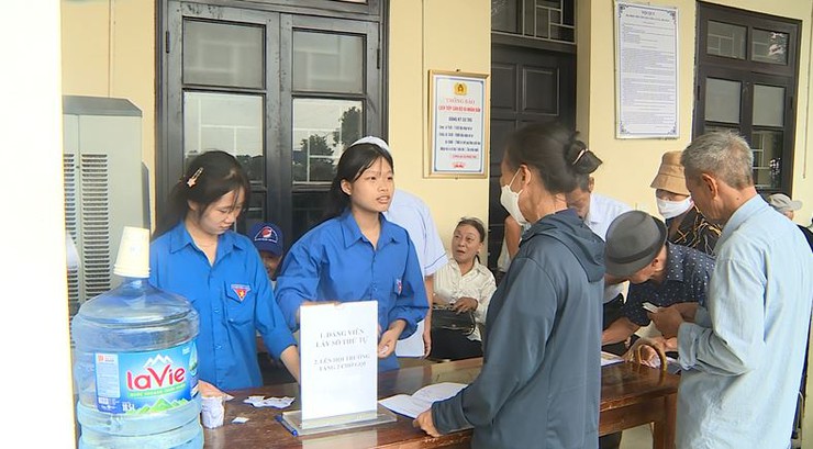 Phúc Thọ triển khai đồng bộ công tác cấp đổi Thẻ đảng viên đảm bảo tiến độ, chất lượng- Ảnh 1.