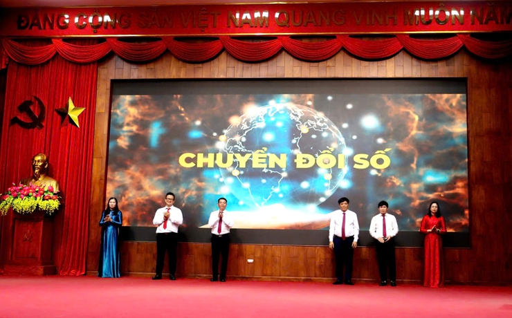 Xã Thạch Thất tổ chức Lễ phát động phong trào “Bình dân học vụ số” – Xây dựng xã hội học tập, công dân số, quê hương số- Ảnh 2.