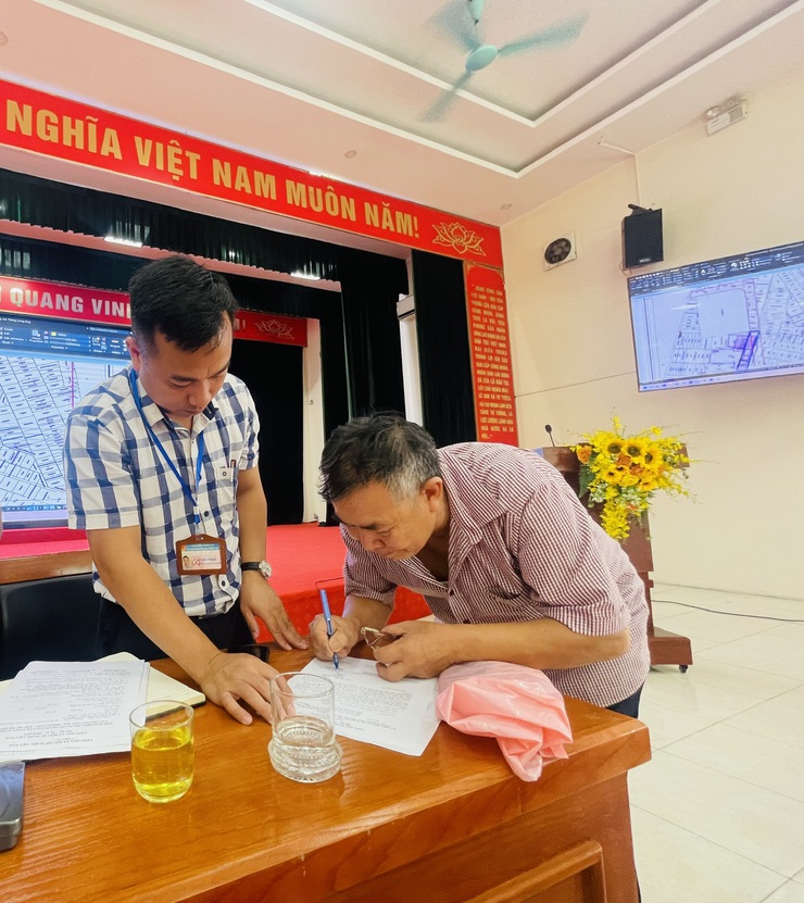 Xã Thiên Lộc tổ chức hội nghị làm việc với các hộ dân nằm trong phạm vi tuyến đường từ đường Thiên Biểu đến trường Tiểu học Thăng Long- Ảnh 11.