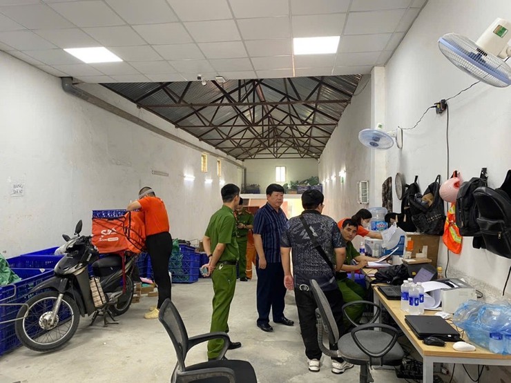 Phường Tây Hồ: Ra quân kiểm tra về phòng cháy chữa cháy - Ảnh 3.