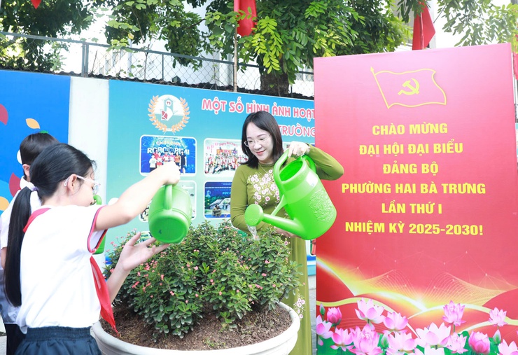 Ra mắt tuyến phố Hoa rực rỡ tại phường Hai Bà Trưng- Ảnh 2.