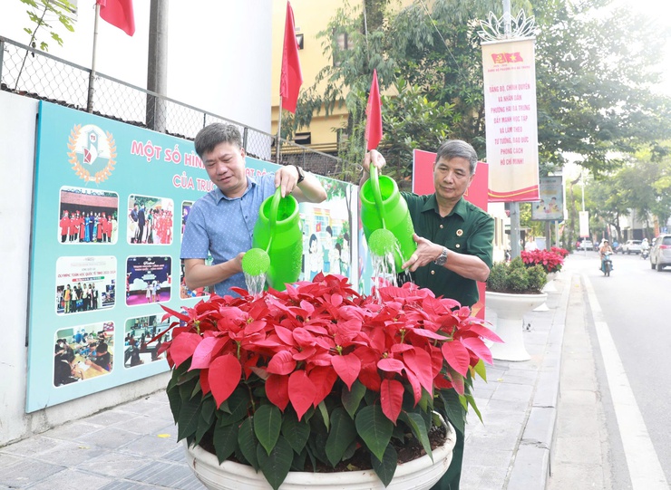 Ra mắt tuyến phố Hoa rực rỡ tại phường Hai Bà Trưng- Ảnh 3.