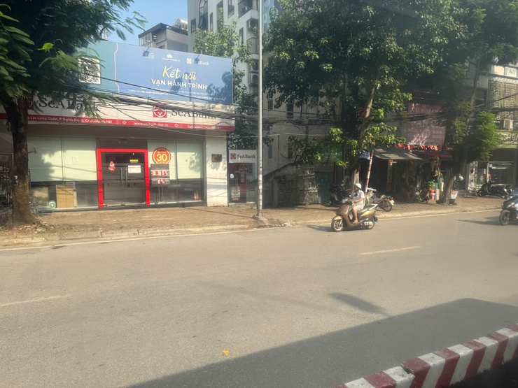 Ngày 12/8, Hà Nội ngày nắng nóng, chiều tối khả năng mưa dông thấp- Ảnh 2.