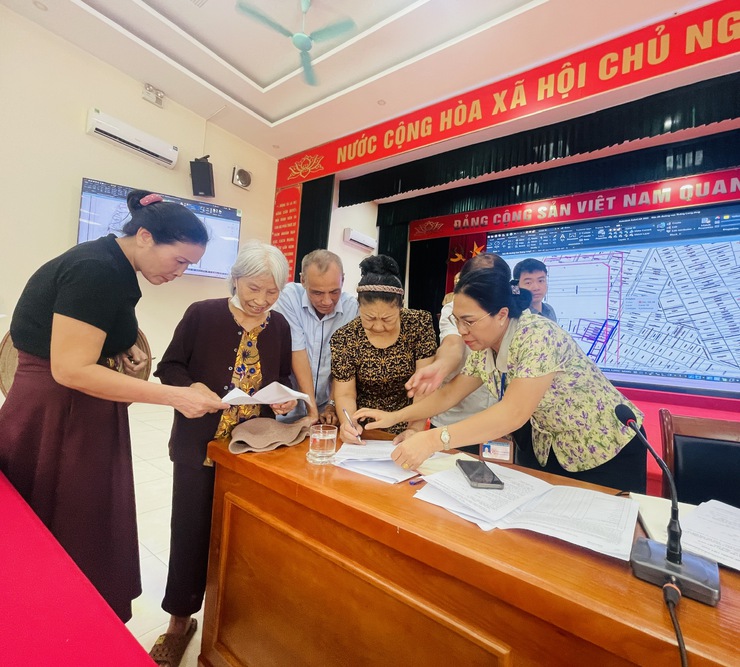 Xã Thiên Lộc tổ chức hội nghị làm việc với các hộ dân nằm trong phạm vi tuyến đường từ đường Thiên Biểu đến trường Tiểu học Thăng Long- Ảnh 12.