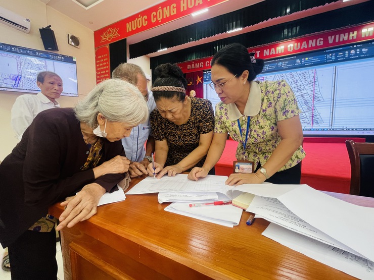Xã Thiên Lộc tổ chức hội nghị làm việc với các hộ dân nằm trong phạm vi tuyến đường từ đường Thiên Biểu đến trường Tiểu học Thăng Long- Ảnh 16.