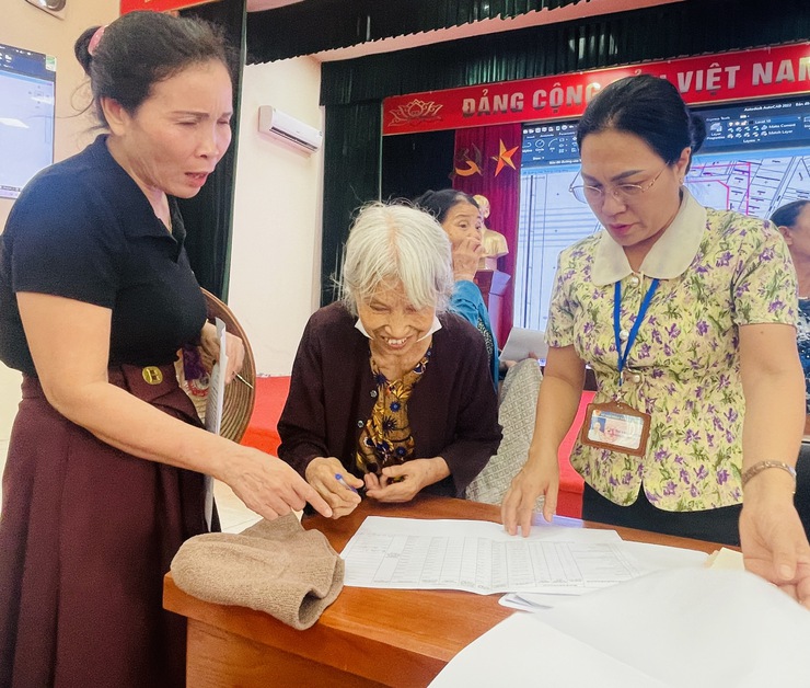 Xã Thiên Lộc tổ chức hội nghị làm việc với các hộ dân nằm trong phạm vi tuyến đường từ đường Thiên Biểu đến trường Tiểu học Thăng Long- Ảnh 15.