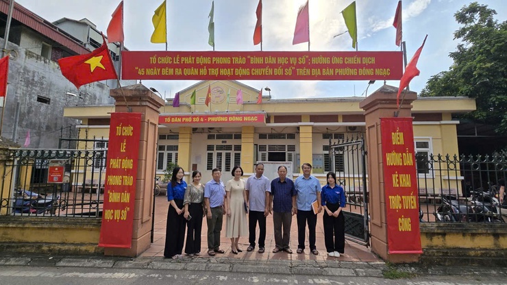 PHƯỜNG ĐÔNG NGẠC PHÁT ĐỘNG PHONG TRÀO “BÌNH DÂN HỌC VỤ SỐ” VÀ TRIỂN KHAI THỰC HIỆN CHỈ THỊ SỐ 11/CT-UBND NGÀY 24/7/2025 CỦA UBND THÀNH PHỐ HÀ NỘI- Ảnh 7.