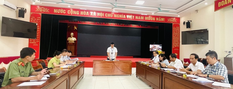 Xã Thiên Lộc tổ chức hội nghị đánh giá năng lực các công ty cung ứng thực phẩm, sữa, nước cho trường học.- Ảnh 1.