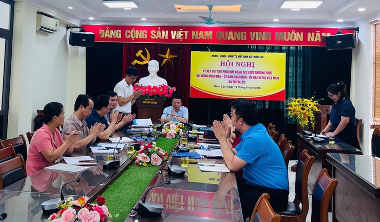 Hội nghị ký kết quy chế phối hợp giữa Thường trực HĐND – UBND – UB MTTQ Việt Nam xã Thiên Lộc- Ảnh 2.