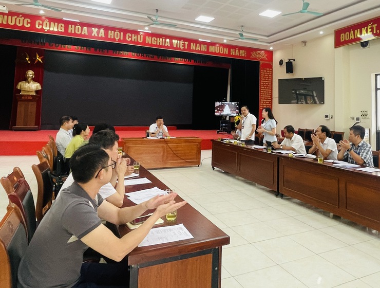 Xã Thiên Lộc tổ chức hội nghị đánh giá năng lực các công ty cung ứng thực phẩm, sữa, nước cho trường học.- Ảnh 2.