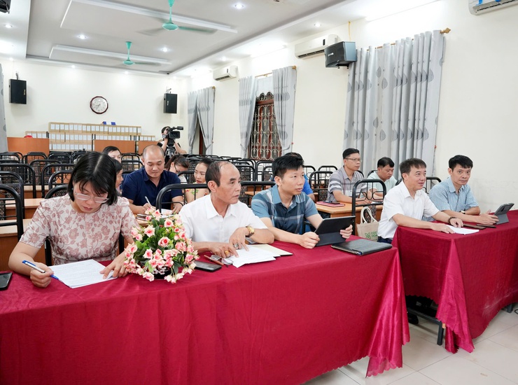 Sơn Tây thành lập Quy chế vận động và quản lý, sử dụng Quỹ “Vì người nghèo” và Quỹ “Cứu trợ” năm 2025- Ảnh 1.