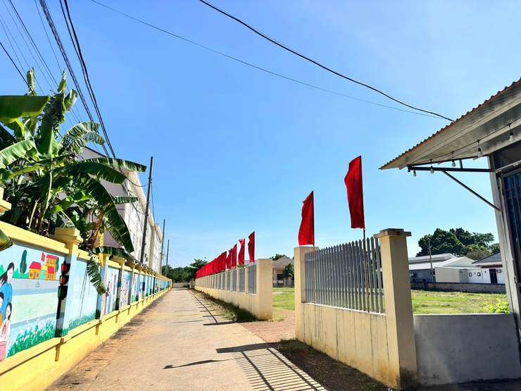 Không khí rộn ràng, cờ hoa rực rỡ, mọi công tác chuẩn bị cho Đại hội Đại biểu Đảng bộ xã Yên Bài lần thứ I, nhiệm kỳ 2025-2030 đã hoàn tất.- Ảnh 6.