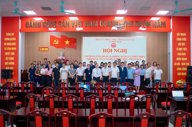 "Bình dân học vụ số": sức mạnh cộng đồng thúc đẩy chuyển đổi số ở Bình Minh- Ảnh 1.