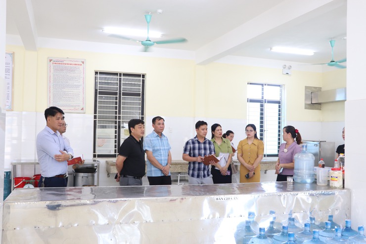 Bất Bạt: Khảo sát bếp ăn bán trú các trường mầm non công lập trước thềm năm học mới- Ảnh 3.