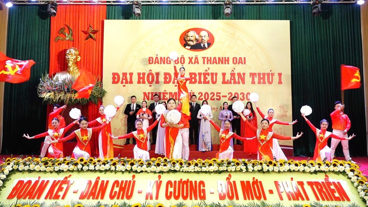 Đại hội đại biểu Đảng bộ xã Thanh Oai lần thứ I, nhiệm kỳ 2025 -2030: Khơi dậy khát vọng, vững vàng bước vào kỷ nguyên mới- Ảnh 1.