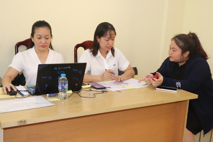Gần 70% Đảng viên Xã Phú Xuyên đã được đổi thẻ Đảng viên.- Ảnh 3.