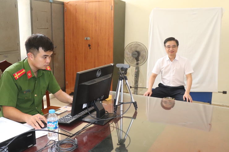 Gần 70% Đảng viên Xã Phú Xuyên đã được đổi thẻ Đảng viên.- Ảnh 4.
