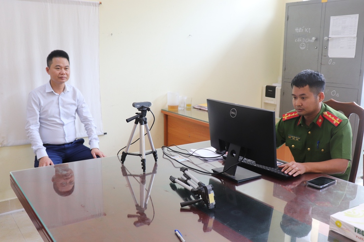 Gần 70% Đảng viên Xã Phú Xuyên đã được đổi thẻ Đảng viên.- Ảnh 7.