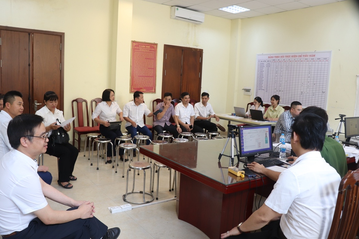 Gần 70% Đảng viên Xã Phú Xuyên đã được đổi thẻ Đảng viên.- Ảnh 10.