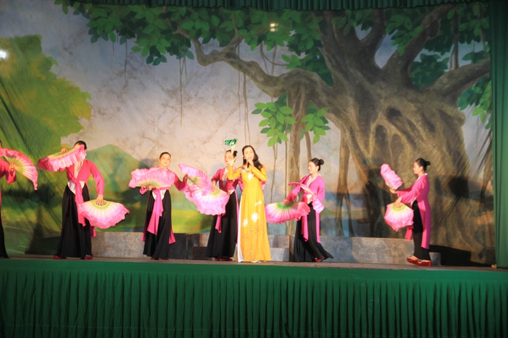 TƯNG BỪNG CHƯƠNG TRÌNH NGHỆ THUẬT
CHÀO MỪNG ĐẠI HỘI ĐẠI BIỂU ĐẢNG BỘ PHƯỜNG LẦN THỨ NHẤT, NHIỆM KỲ 2025 - 2030
- Ảnh 4.