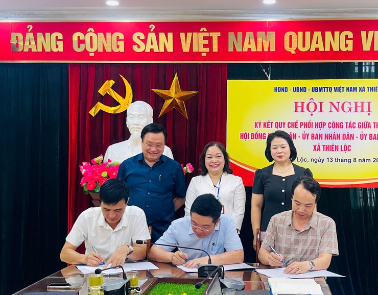 Hội nghị ký kết quy chế phối hợp giữa Thường trực HĐND – UBND – UB MTTQ Việt Nam xã Thiên Lộc- Ảnh 7.
