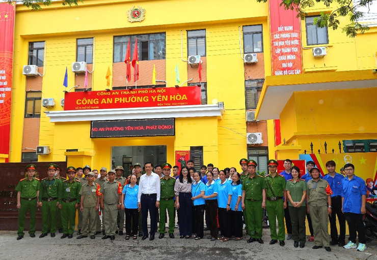 Công an phường Yên Hòa phát động cao điểm ra quân triển khai tấn công, trấn áp các loại tội phạm, đảm bảo an ninh, trật tự trên địa bàn.- Ảnh 5.