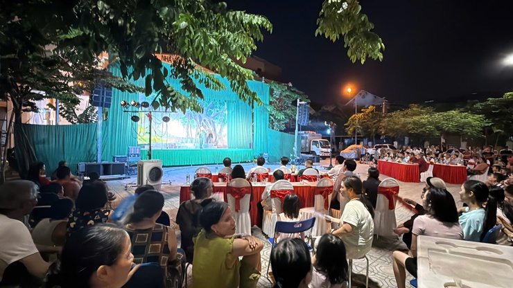 TƯNG BỪNG CHƯƠNG TRÌNH NGHỆ THUẬT
CHÀO MỪNG ĐẠI HỘI ĐẠI BIỂU ĐẢNG BỘ PHƯỜNG LẦN THỨ NHẤT, NHIỆM KỲ 2025 - 2030
- Ảnh 5.