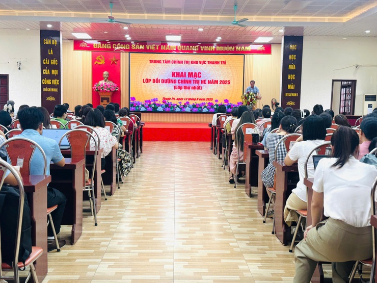 Trung tâm Chính trị khu vực Thanh Trì: Lớp bồi dưỡng chính trị hè năm 2025- Ảnh 2.